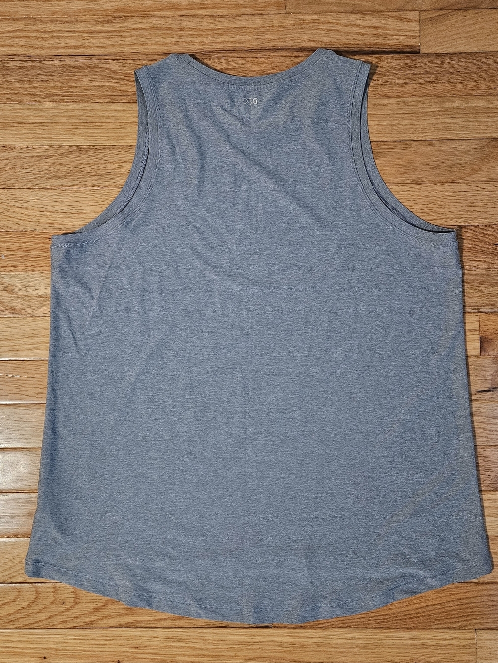 DSG (Dick's Sporting Goods) Performance Women's Tank. Moisture Wicking. Size XL - Picture 2 of 6